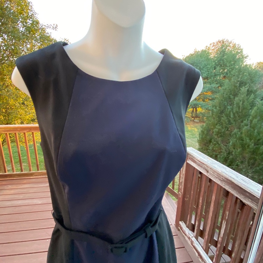 NWT Navy & Black Banana Republic Belted Sheath Dress, 4 - Picture 6 of 15